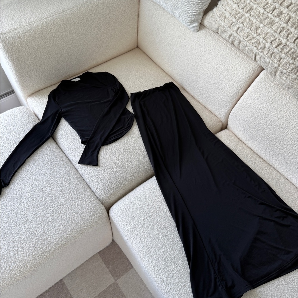 Meshki Classic Black Maxi Skirt